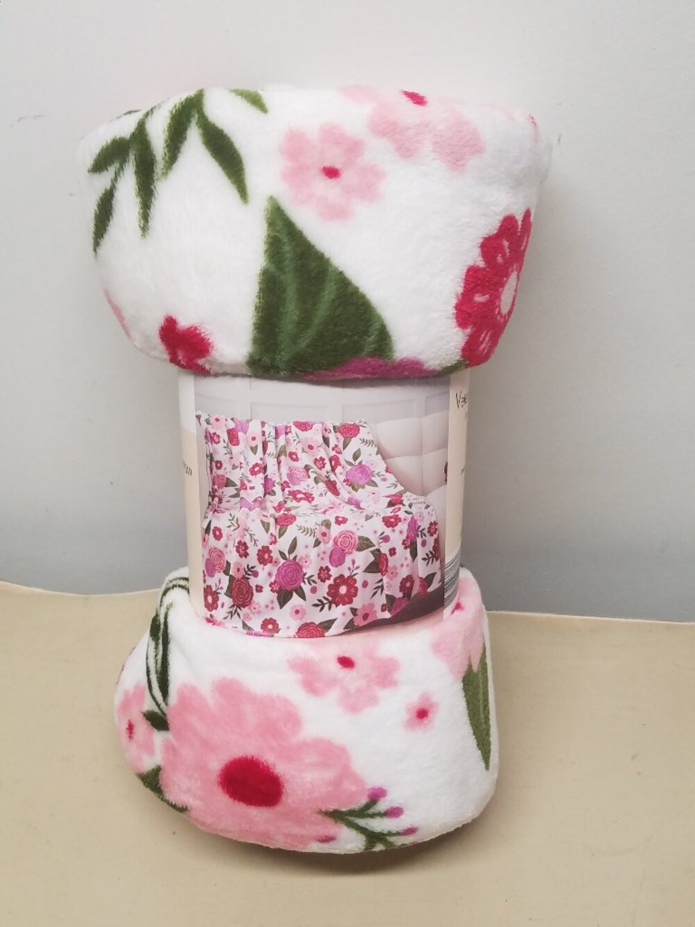 New Floral 50" x 70" Plush Throw